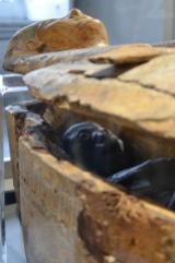 mummia-in-sarcofago-sezione-egizia-museo-archeologico-di-napoli