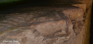 pavimento medievale su muro romano
